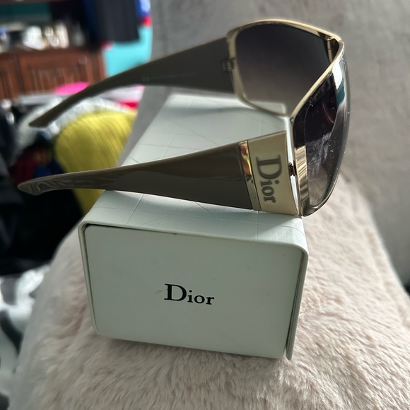 Ladies Dior used sunglasses. - Picture 3 of 3
